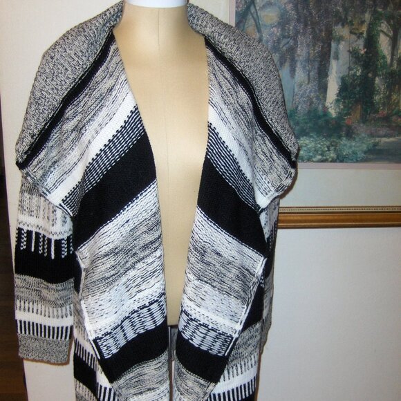 Nema Avenue Black & White Cardigan Sweater Women's 1X Size 18-22 - Picture 1 of 10